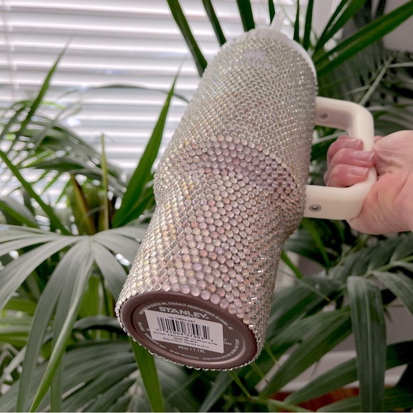 Stanley 40oz Quencher H2.O Flowstate Tumbler - Picture 12 of 15